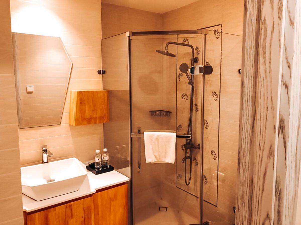 Tuong VI Hotel Saigon Ho Chi Minh City Exterior photo
